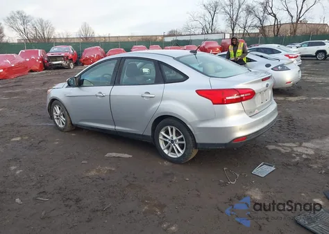 2015 Ford Focus Se z USA, uszkodzony, nr VIN 1FADP3F23FL372274